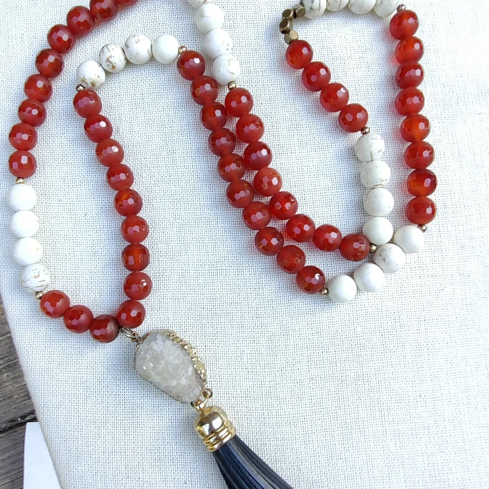 Boho 30" red jade and white howlite turquoise druzy tassel necklace - Picture 8 of 16